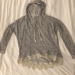 Grey paper crown sweatshirt